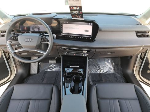 New 2026 Audi Q3 quattro 2.0T AWD/4WD image 9