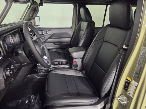 New 2026 Jeep Wrangler Unlimited Sahara AWD/4WD image 9