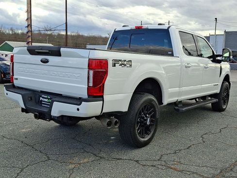Used 2022 Ford F250 Lariat w/ Black Appearance Package image 4