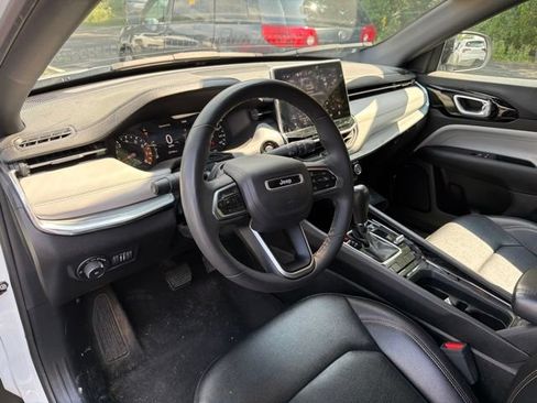Used 2024 Jeep Compass Limited AWD/4WD image 18