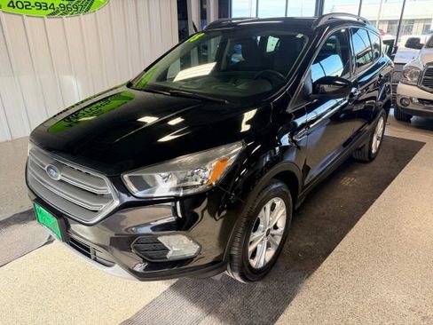Used 2018 Ford Escape SE image 1