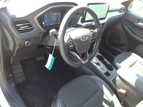 New 2025 Ford Escape SE FWD image 6