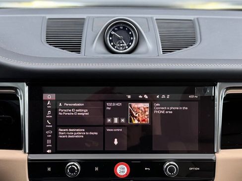 New 2026 Porsche Macan image 24