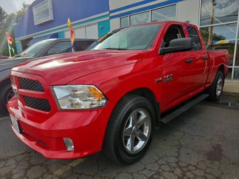 Used 2017 RAM 1500 Express AWD/4WD image 3