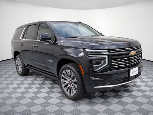 Used 2025 Chevrolet Tahoe High Country AWD/4WD image 7