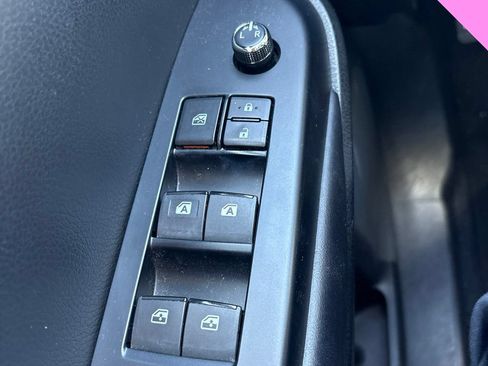 Used 2019 Toyota Highlander XLE FWD image 11