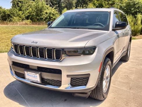 Used 2024 Jeep Grand Cherokee L Laredo RWD image 2