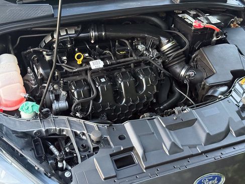 Used 2016 Ford Focus ST FWD image 9