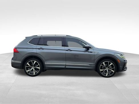 Used 2022 Volkswagen Tiguan SEL R-Line AWD/4WD image 9