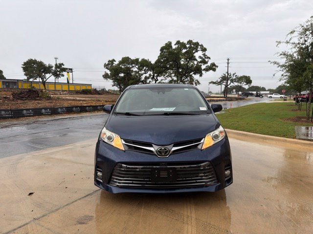 Used 2019 Toyota Sienna XLE w/ XLE Navigation Package FWD image 7