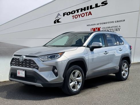 Certified 2021 Toyota RAV4 Limited AWD/4WD image 3