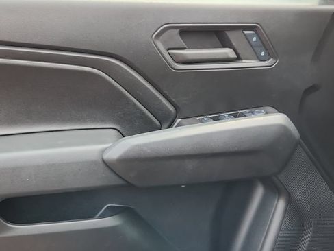 Used 2024 Chevrolet Colorado W/T RWD image 11