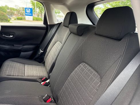 Used 2025 Honda HR-V LX image 18