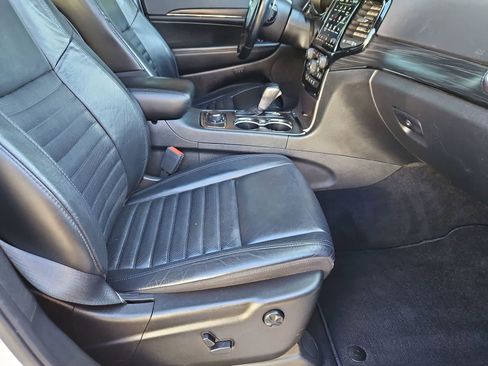 Used 2020 Jeep Grand Cherokee Limited X image 21