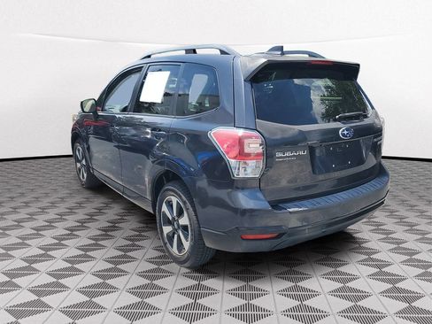 Used 2017 Subaru Forester 2.5i Premium AWD/4WD image 4