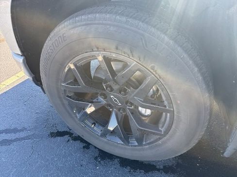 Used 2022 Chevrolet Silverado 1500 Custom image 12