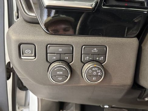 Used 2025 Chevrolet Silverado 2500 LT w/ Convenience Package AWD/4WD image 15
