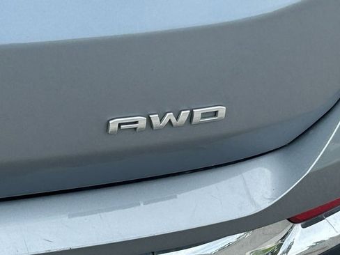 Used 2024 GMC Terrain SLT image 5