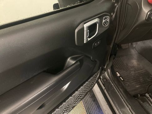 Used 2019 Jeep Wrangler Unlimited Rubicon image 12