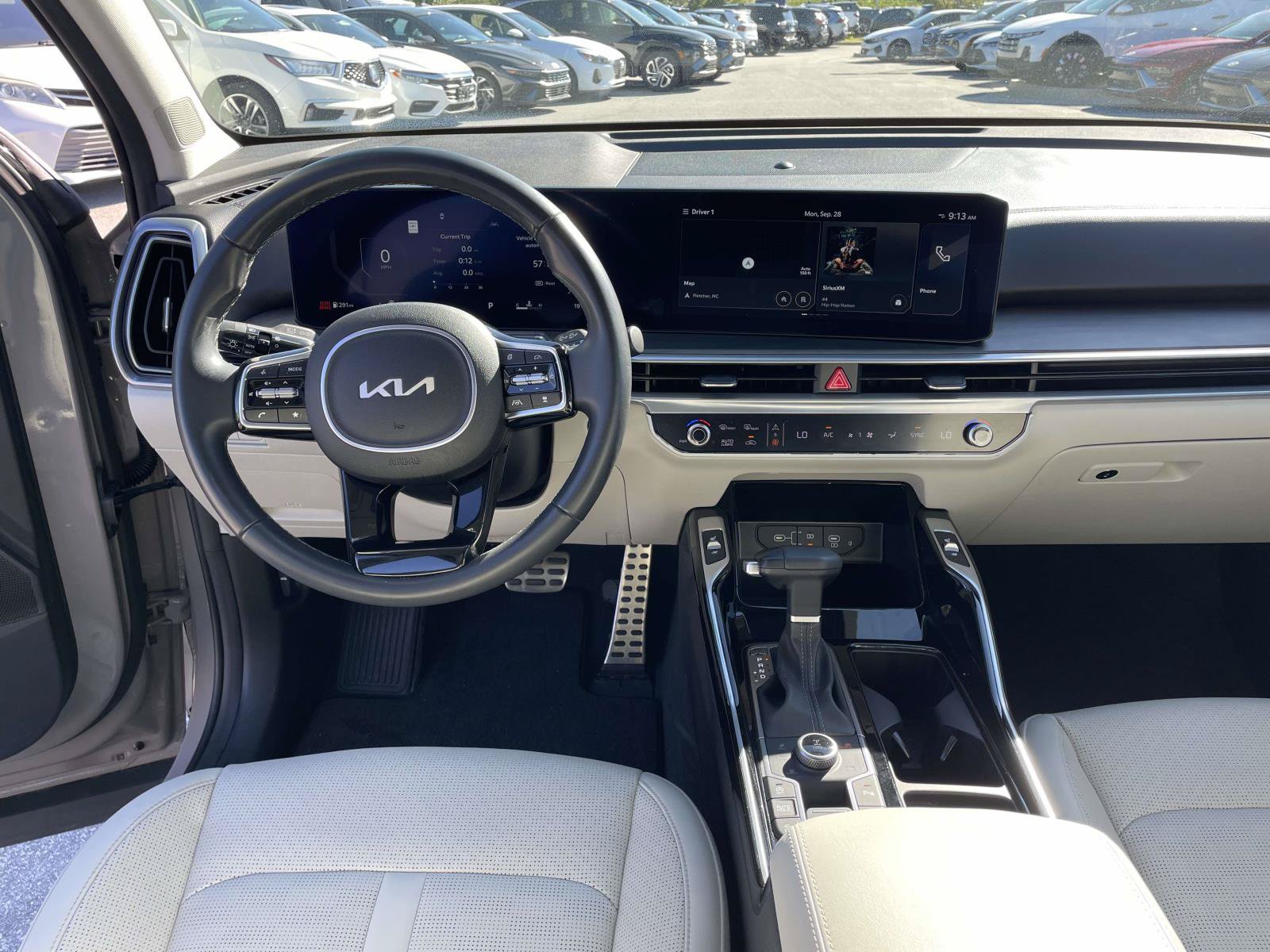 Used 2024 Kia Sorento SX AWD/4WD image 4