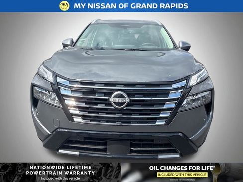 New 2026 Nissan Rogue Platinum w/ Tech Package AWD/4WD image 9