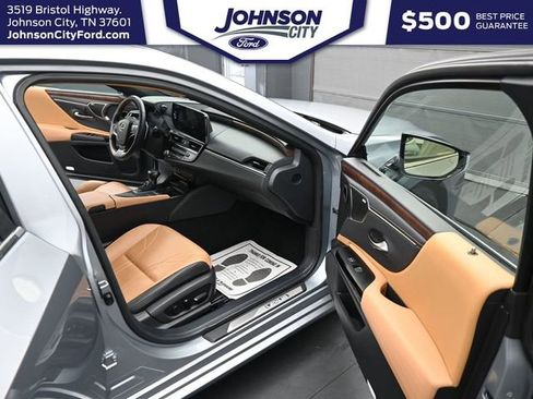 Used 2022 Lexus ES 350 Ultra Luxury w/ Accessory Package FWD image 18