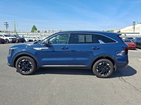 Used 2025 Kia Sorento S AWD/4WD image 8