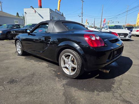 Used 2005 Toyota MR2 image 2