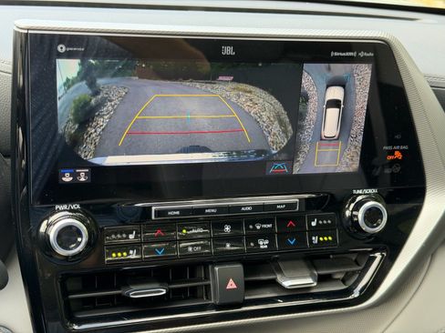 Used 2022 Toyota Highlander Platinum AWD/4WD image 33