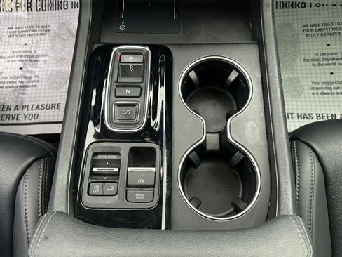 Used 2024 Honda Pilot Touring image 23