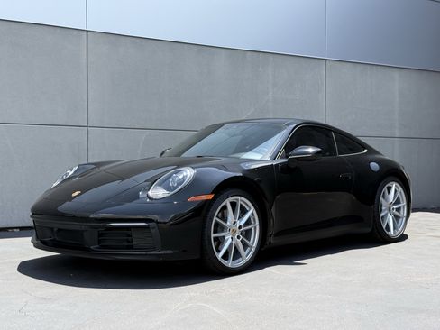 Used 2022 Porsche 911 Carrera RWD image 2