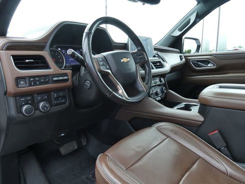 Used 2021 Chevrolet Suburban High Country w/ Premium Package AWD/4WD image 24