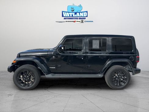 Certified 2022 Jeep Wrangler Unlimited Sahara AWD/4WD image 2