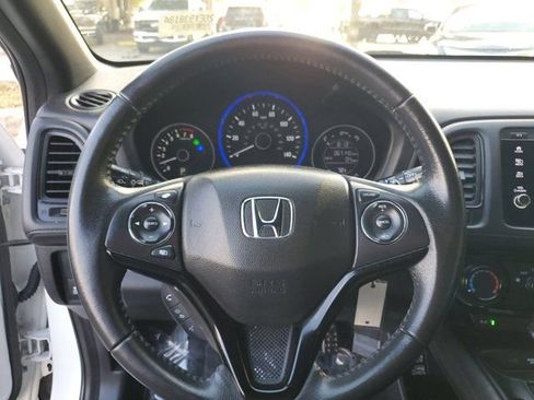 Used 2019 Honda HR-V Sport image 19