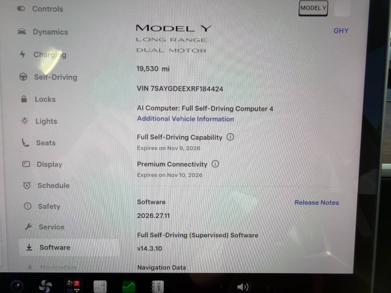 Used 2024 Tesla Model Y Long Range AWD/4WD image 26