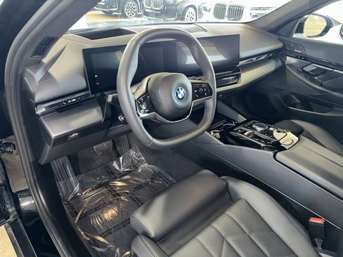 Certified 2024 BMW i5 eDrive40i w/ M Sport Package image 20