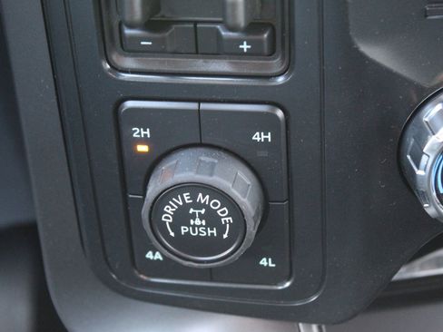 New 2025 Ford F150 Lariat w/ Equipment Group 501A Mid image 37