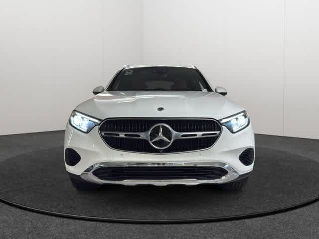Used 2026 Mercedes-Benz GLC 300 4MATIC image 2