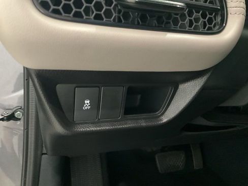 Certified 2026 Honda HR-V LX image 7