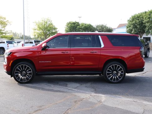 New 2026 Chevrolet Suburban High Country AWD/4WD image 38