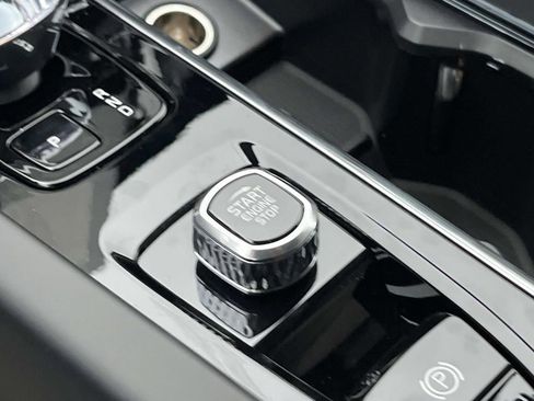 New 2026 Volvo XC60 B5 Plus w/ Protection Package Premier image 32