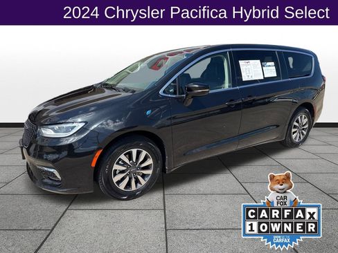 Used 2024 Chrysler Pacifica Limited FWD image 1