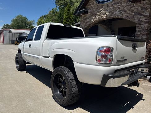 Used 2004 GMC Sierra 1500 SLT w/ Light Duty Power Package RWD image 3
