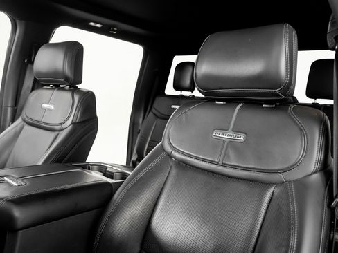 Used 2025 Ford F250 Platinum image 3