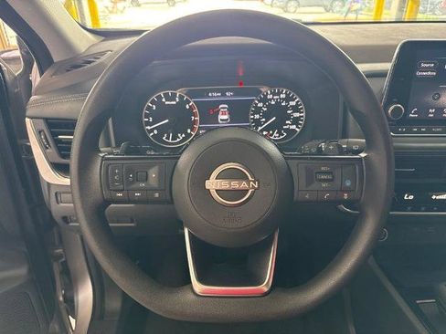 Certified 2023 Nissan Rogue SV FWD image 15