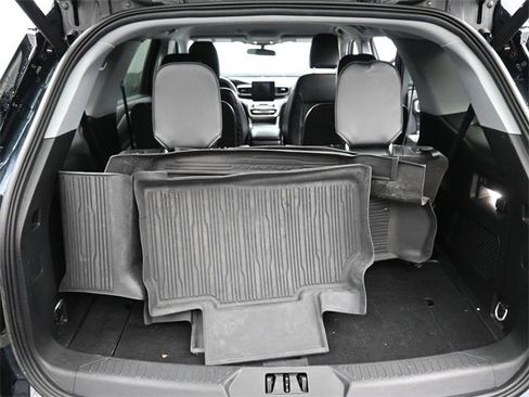 Used 2023 Ford Explorer XLT w/ Equipment Group 202A image 9