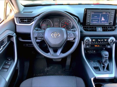 Used 2020 Toyota RAV4 XLE image 5