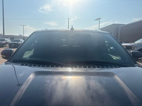 Used 2019 Ford Expedition XLT w/ Equipment Group 202A AWD/4WD image 9