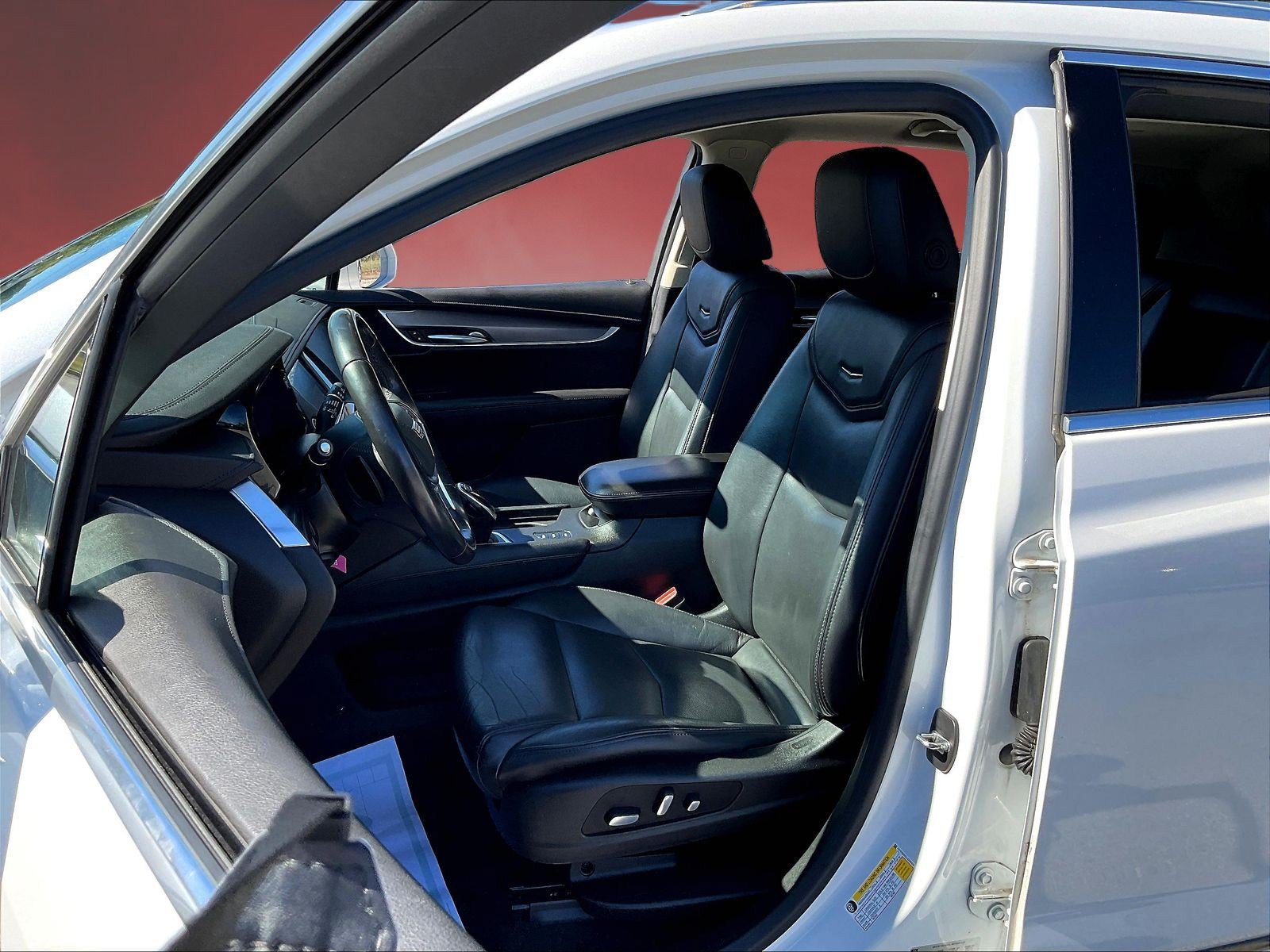 Used 2018 Cadillac XT5 Luxury w/ LPO, Black Ice Package AWD/4WD image 20