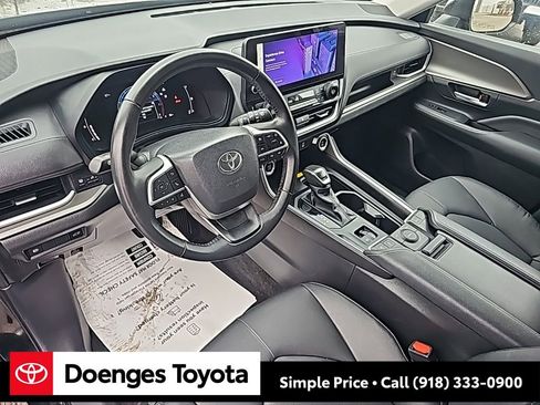 Used 2025 Toyota Grand Highlander FWD image 11